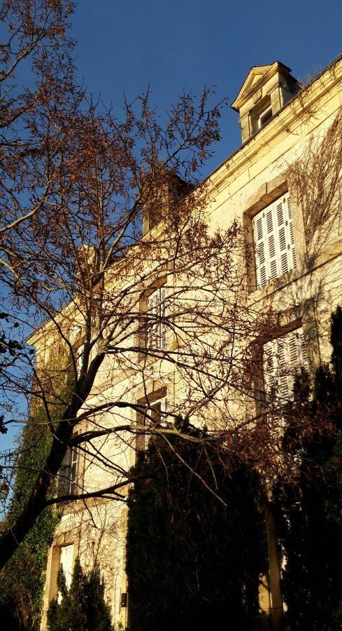 Bed and Breakfast Le Voltaire Airvault Екстер'єр фото