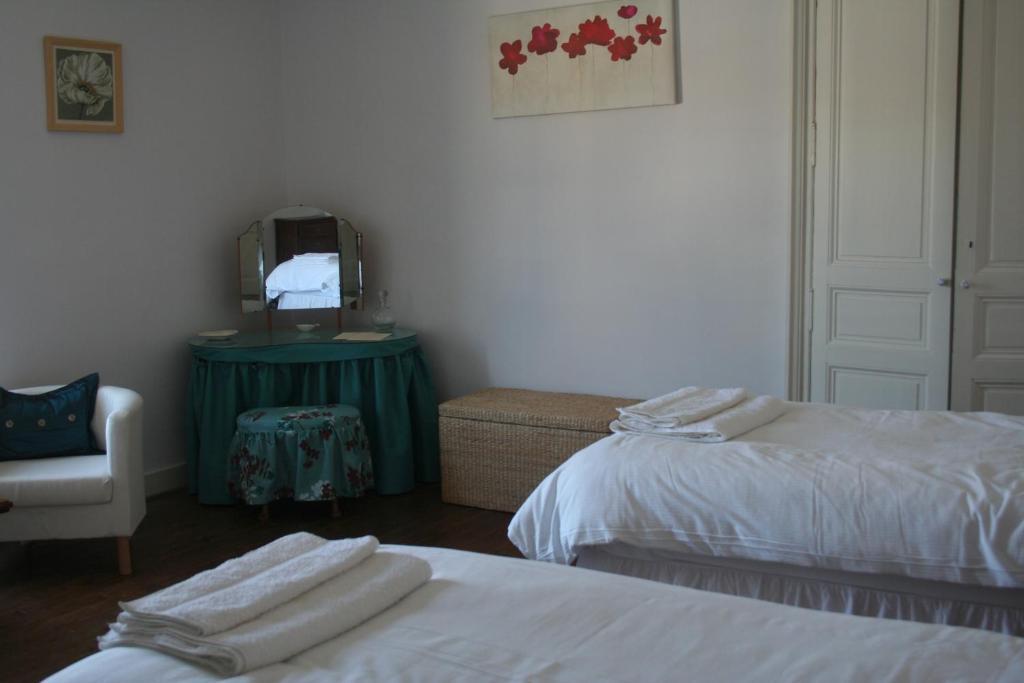 Bed and Breakfast Le Voltaire Airvault Номер фото