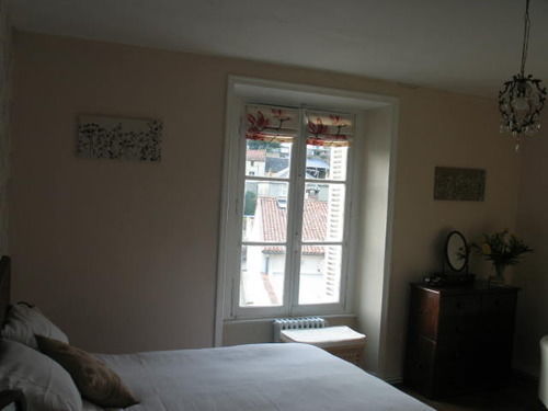 Bed and Breakfast Le Voltaire Airvault Екстер'єр фото